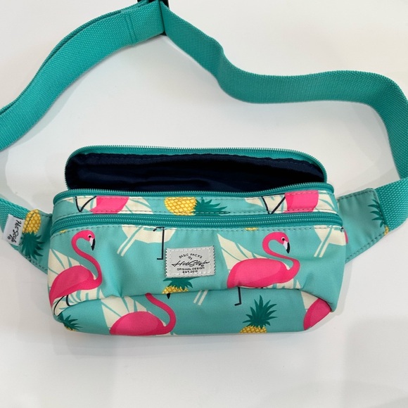 Basic Packs by HotStyle Adjustable Fanny Pack - Turquoise with Flamingo Print🦩 - Picture 10 of 15